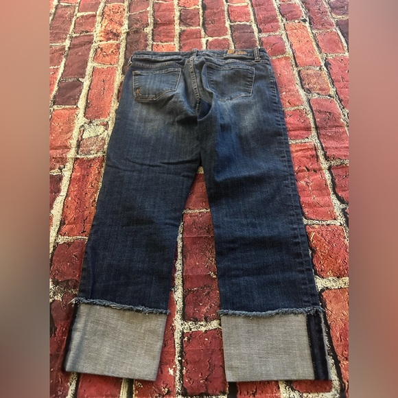 Kut from the Kloth jeans size 8
Inseam 25” (folded bottom hem) - Picture 2 of 8
